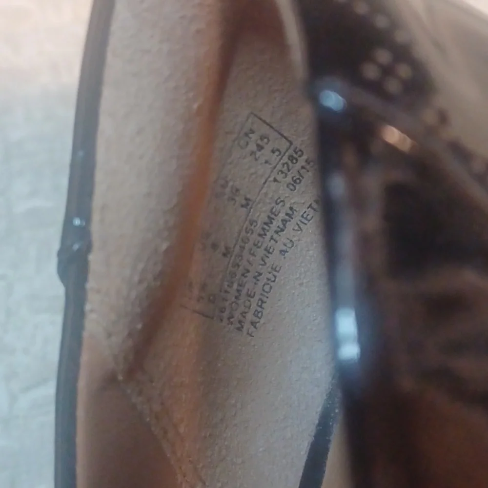 Clarks Black Patent Tarah Sofia  Leather Heels - Picture 6 of 9